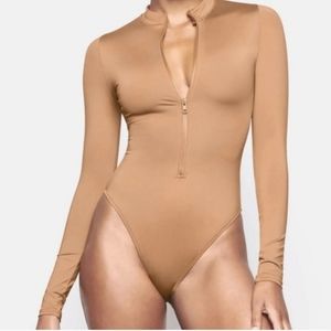 NWOT SKIMS SWIM ZIP FRONT LONG SLEEVE ONE PIECE SIZE XXS